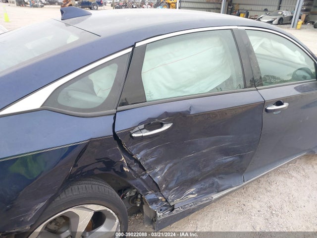 Honda Accord Touring 2018 1HGCV1F96JA107903 Image 6