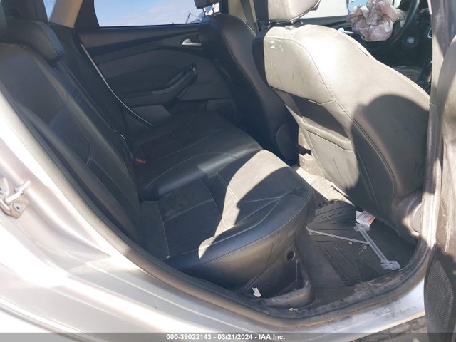 Ford FOCUS SE 2016 1FADP3K21GL299073 Image 8