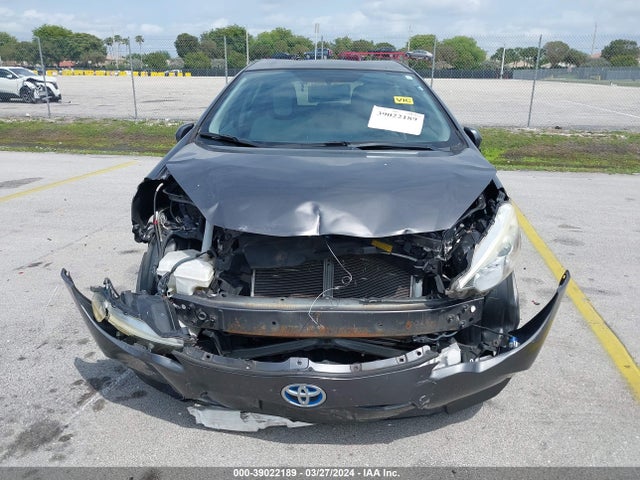 Toyota Prius C One 2014 JTDKDTB32E1559895 Image 12