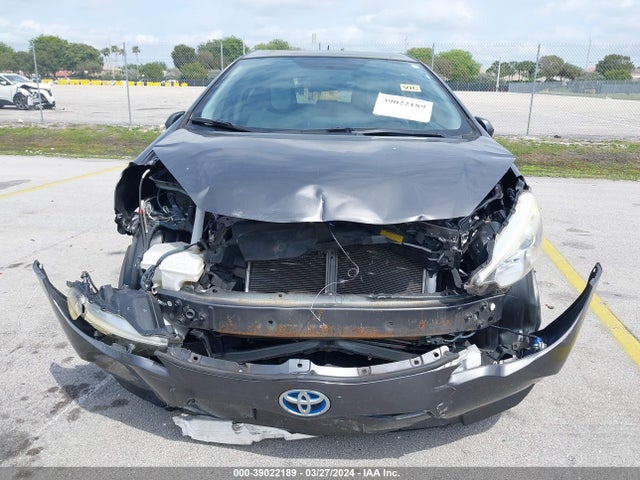 Toyota Prius C One 2014 JTDKDTB32E1559895 Image 6