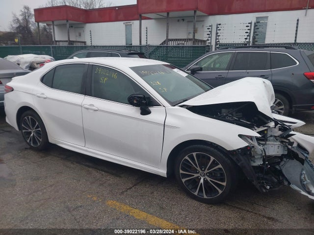 2019 4T1B11HK8KU680979 main image
