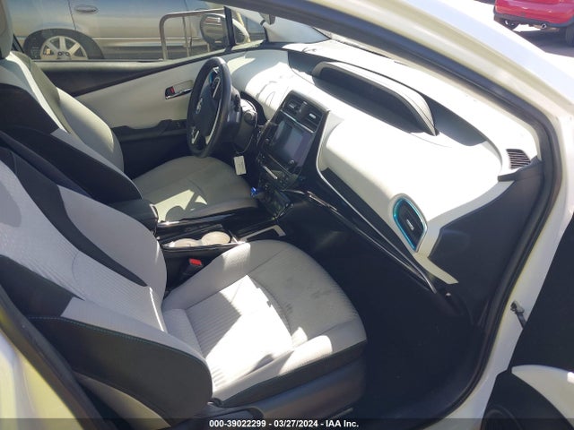 Toyota Prius Three 2017 JTDKARFU9H3531017 Image 5