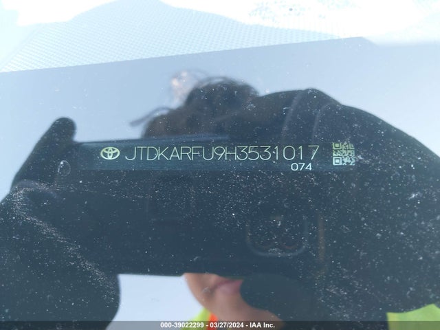 Toyota Prius Three 2017 JTDKARFU9H3531017 Image 9