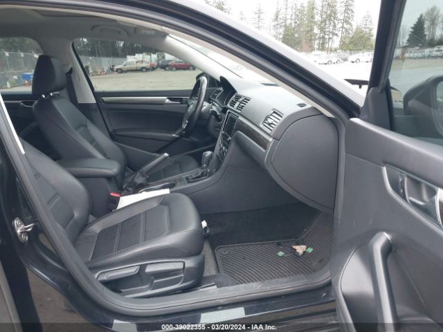 1VWBA7A30JC005008 Volkswagen Passat 2.0t Se