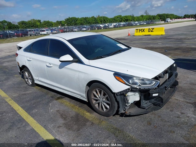 2019 5NPE24AF4KH820260 main image