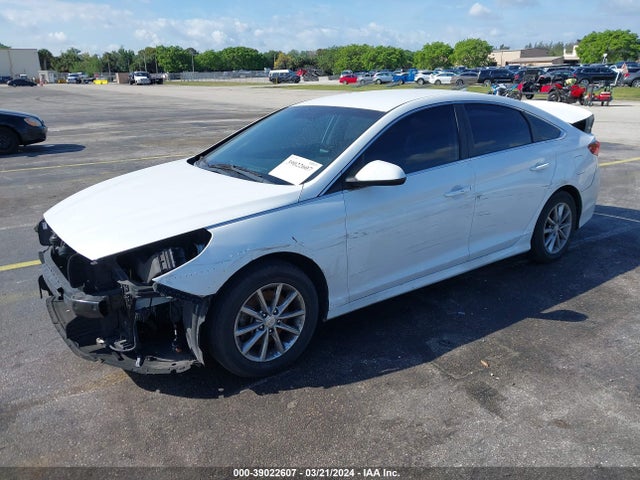 Hyundai SONATA SE 2019 5NPE24AF4KH820260 Image 2