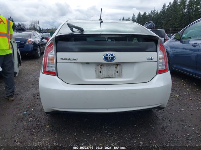 Toyota Prius Three 2015 JTDKN3DU1F1888091 Image 16