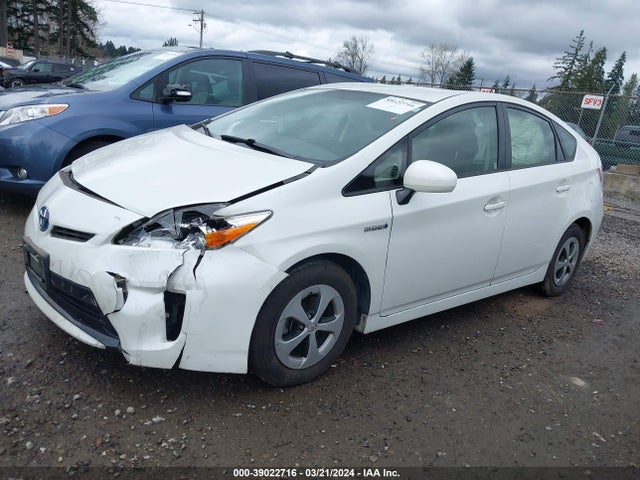 Toyota Prius Three 2015 JTDKN3DU1F1888091 Image 2