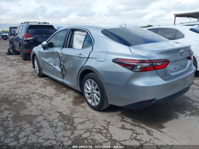 Toyota CAMRY LE 2024 4T1C11AK1RU195835 Image 3