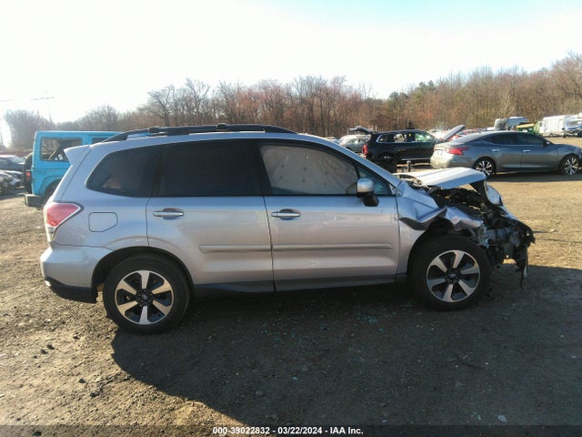 Subaru Forester 2.5i Premium 2017 JF2SJAEC9HH555025 Image 13