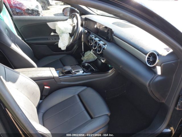 W1K3G4EB2LJ205995 Mercedes-Benz A 220