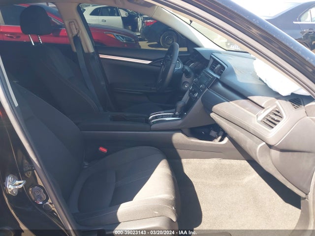 Honda Civic Lx 2018 2HGFC2F59JH574630 Image 5