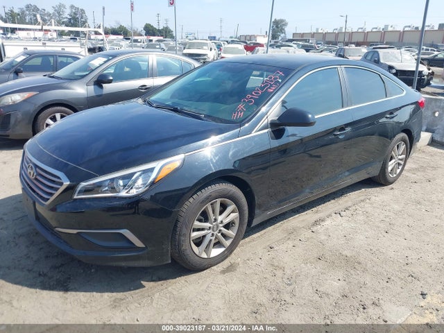 Hyundai SONATA SE 2017 5NPE24AF3HH535767 Image 2