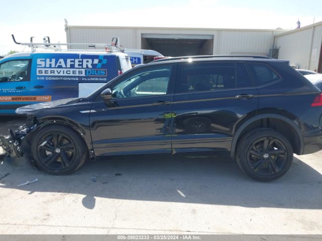 3VVCB7AX8PM122593 Volkswagen Tiguan 2.0t Se R-line Black