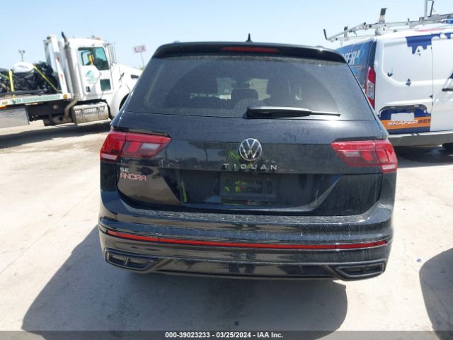 3VVCB7AX8PM122593 Volkswagen Tiguan 2.0t Se R-line Black