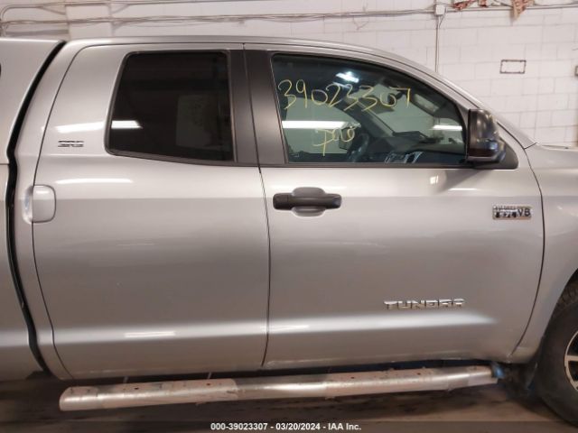 5TFUW5F18HX663543 Toyota Tundra Sr5 5.7l V8