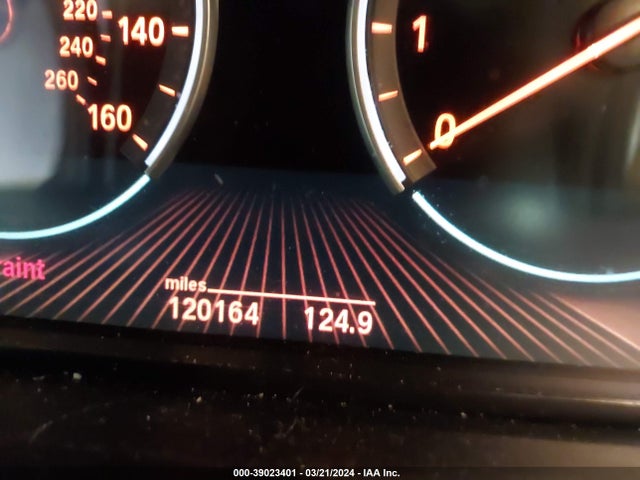 BMW 535i Xdrive 2016 WBA5B3C54GG255306 Image 15