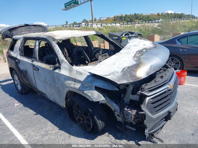 Chevrolet Traverse Ls 2018 1GNERFKW4JJ277981 main image