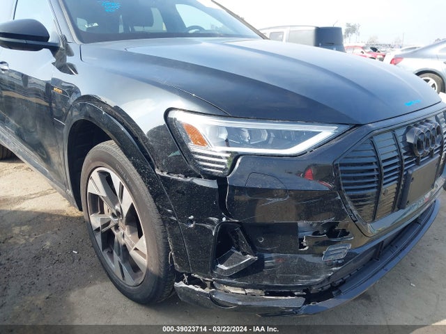WA1AAAGEXNB026314 Audi E-tron Premium Quattro