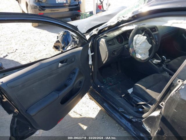 3VW2K7AJXFM329231 Volkswagen Jetta 2.0l S