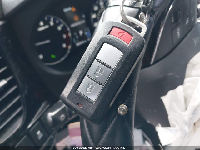 Mitsubishi Outlander Le 2018 JA4AZ3A36JZ019034 Image 11