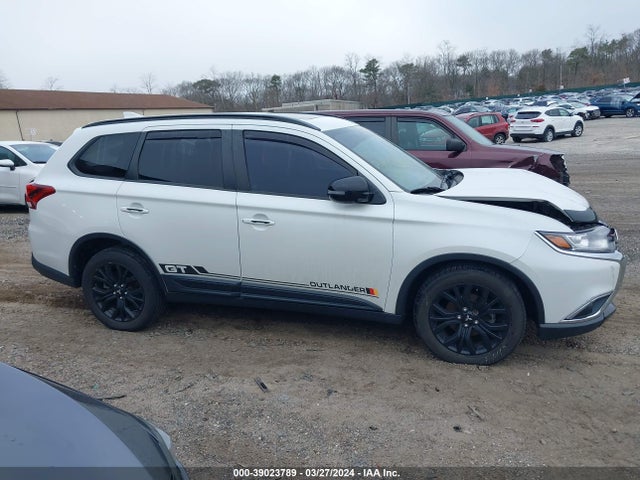 Mitsubishi Outlander Le 2018 JA4AZ3A36JZ019034 Image 13