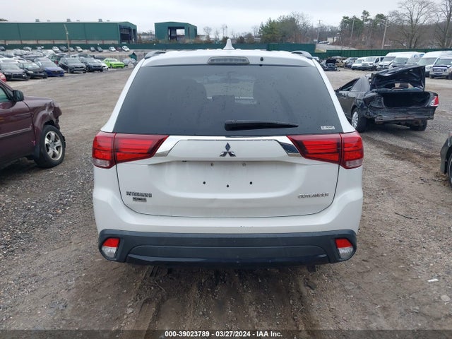Mitsubishi Outlander Le 2018 JA4AZ3A36JZ019034 Image 16