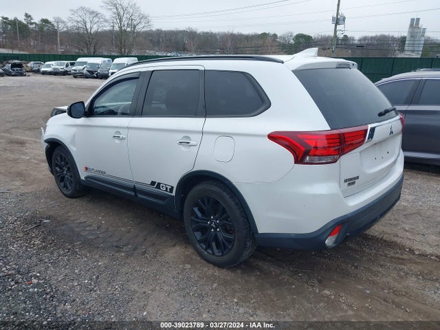 Mitsubishi Outlander Le 2018 JA4AZ3A36JZ019034 Image 3