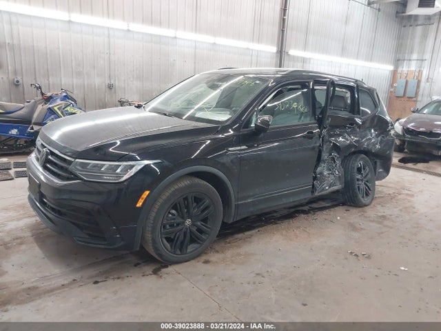 3VV8B7AX0NM056527 Volkswagen Tiguan 2.0t Se R-line Black
