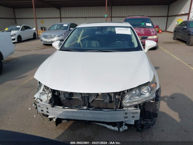 JTHKD5BH3F2230835 Lexus CT 200H
