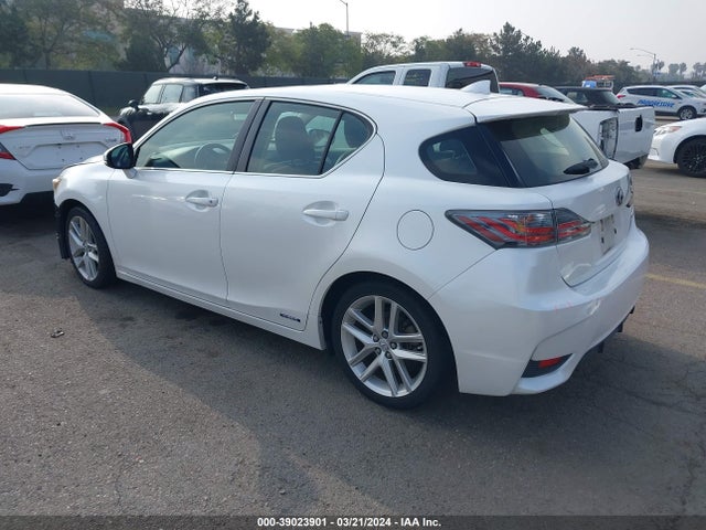 JTHKD5BH3F2230835 Lexus CT 200H