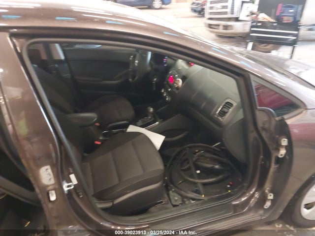 KIA FORTE LX 2017 3KPFK4A74HE125612 Image 5
