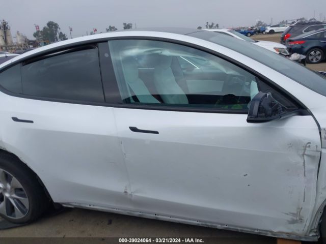 5YJYGDEE9LF056695 Tesla Model Y Long Range Dual Motor All-wheel Drive