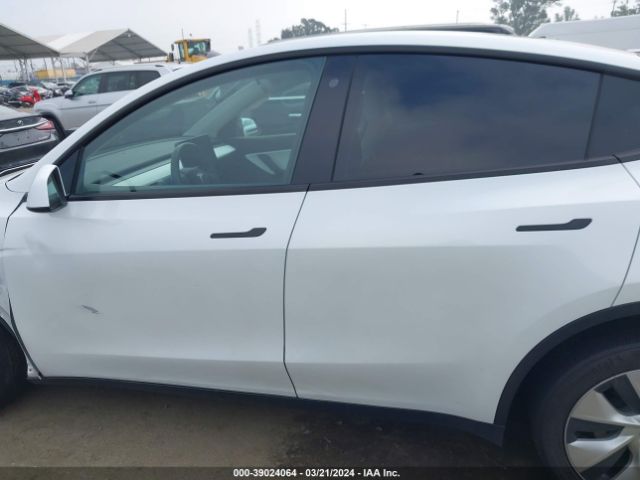 5YJYGDEE9LF056695 Tesla Model Y Long Range Dual Motor All-wheel Drive