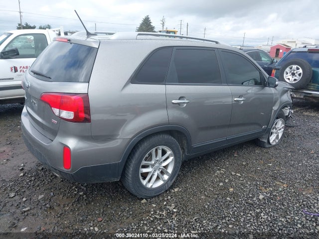 KIA Sorento Lx V6 2015 5XYKTDA74FG583968 Image 4