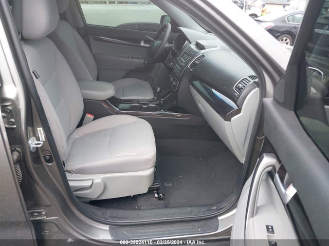 KIA Sorento Lx V6 2015 5XYKTDA74FG583968 Image 5