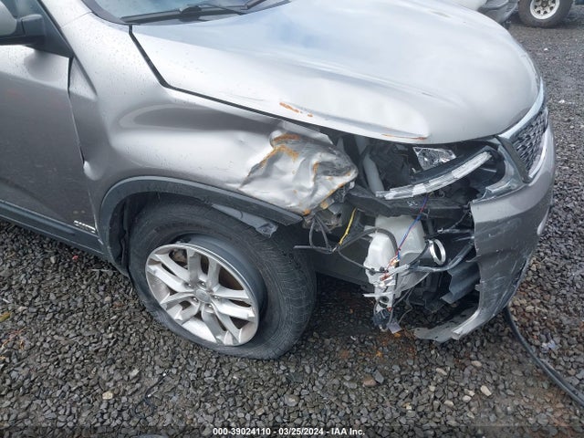 KIA Sorento Lx V6 2015 5XYKTDA74FG583968 Image 6