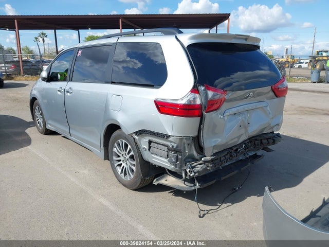 Toyota SIENNA XLE 2020 5TDYZ3DC3LS087733 Image 3