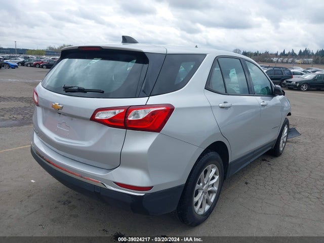 Chevrolet EQUINOX LS 2018 2GNAXHEV1J6270261 Image 4