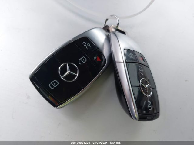 WDDZF4JB8HA044028 Mercedes-Benz E 300