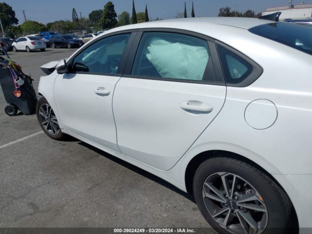 3KPF24AD1RE738990 KIA Forte Lxs