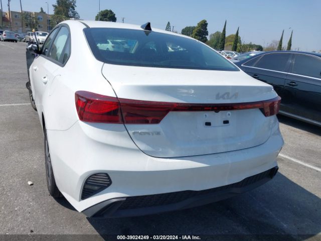 3KPF24AD1RE738990 KIA Forte Lxs