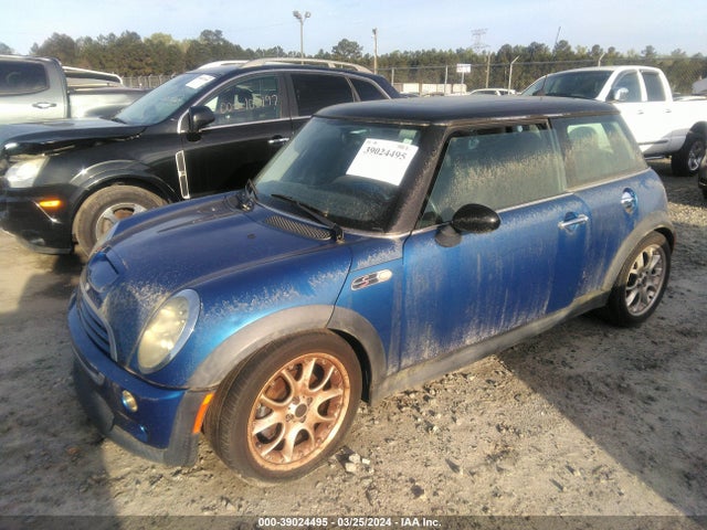 2006 MINI COOPER S WMWRE33556TN28056 Photo 1
