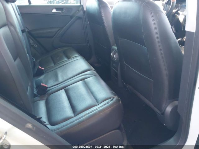 WVGTV7AX8HK027896 Volkswagen Tiguan 2.0t Sport