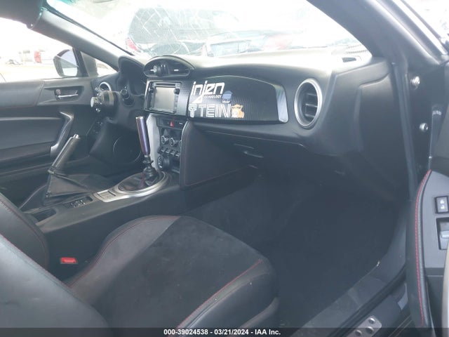 JF1ZNAA16E9709241 Scion Fr-s Monogram