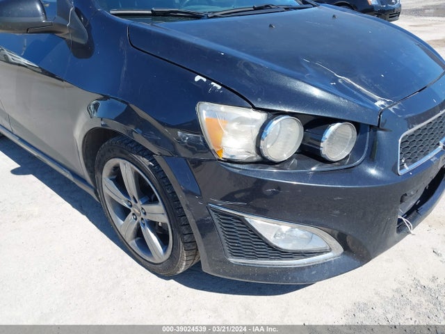 Chevrolet Sonic Rs Manual 2015 1G1JH6SB9F4126026 Image 14