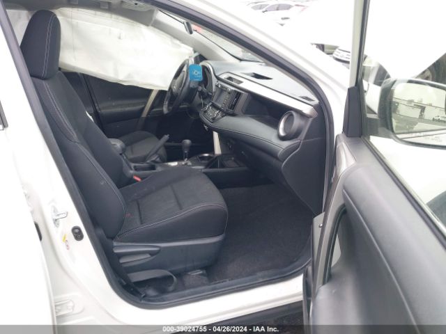 JTMWFREV5GJ070227 Toyota Rav4 Xle
