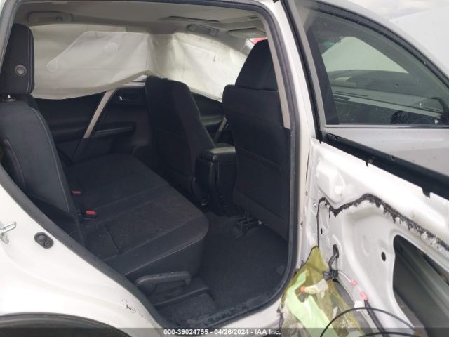 JTMWFREV5GJ070227 Toyota Rav4 Xle