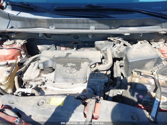 Toyota RAV4 LE 2015 JTMBFREV4FJ018858 Image 10