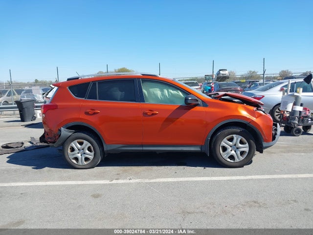 Toyota RAV4 LE 2015 JTMBFREV4FJ018858 Image 13